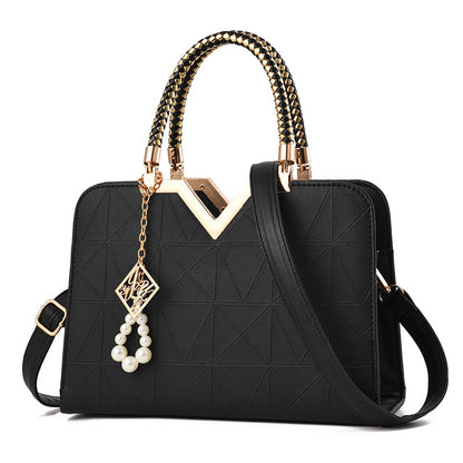 Shell Tote Bag – Minimalist Crossbody