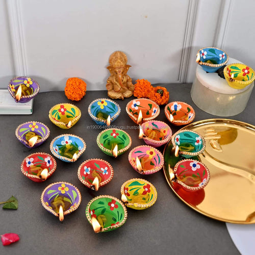 Hand-Painted Clay Diyas, 50-100 Pieces | Traditional Diwali Oil Lamps