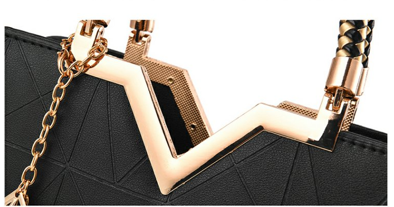 Shell Tote Bag – Minimalist Crossbody