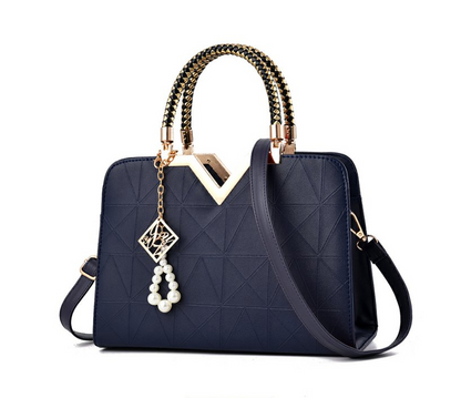 Shell Tote Bag – Minimalist Crossbody